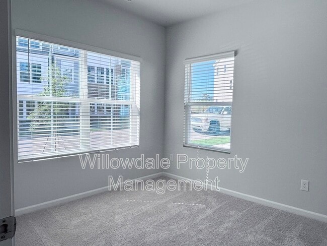 Building Photo - 398 Chesapeake Cmns St