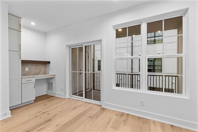 Building Photo - 201 New St