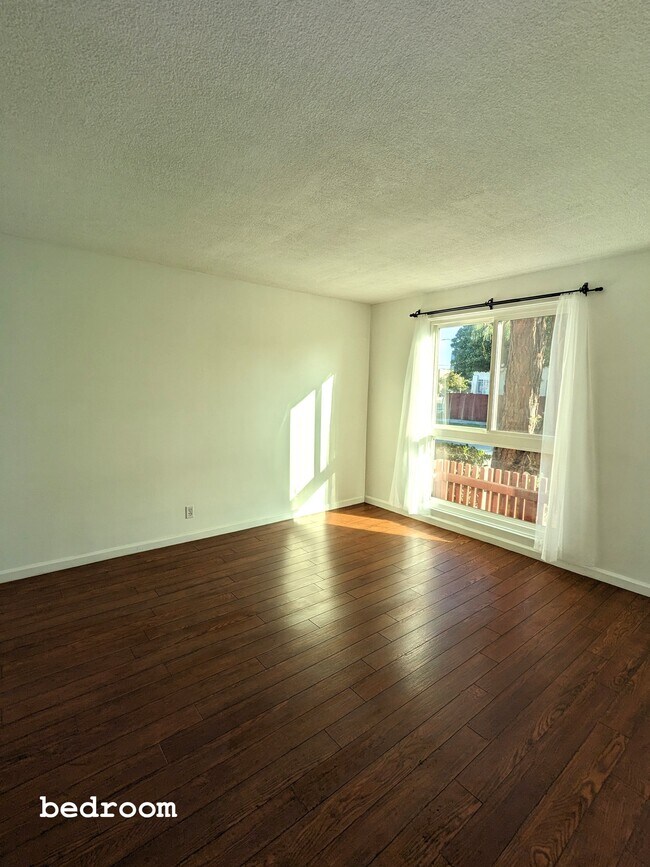 Building Photo - 3813 Huron Ave