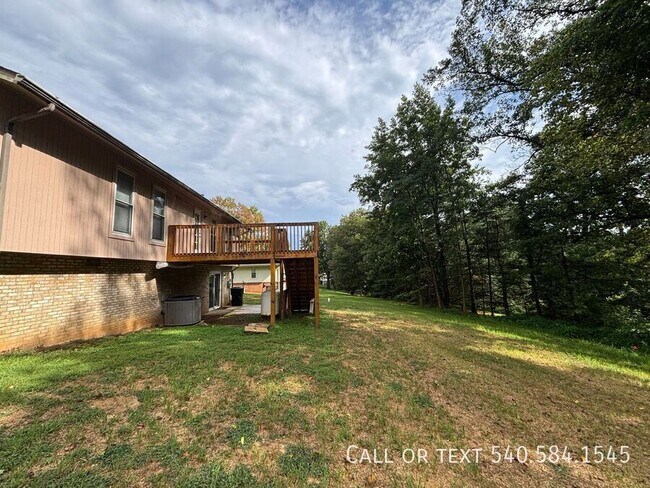 Building Photo - 6421 Orchard View Ln