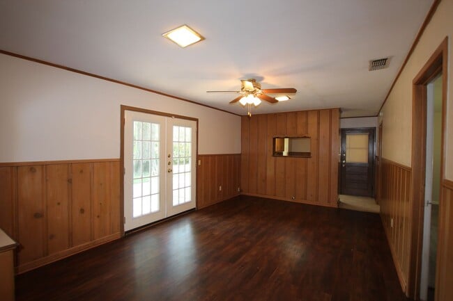 Building Photo - Coming Soon! 3 Bedroom 2 Bath Rental is So...