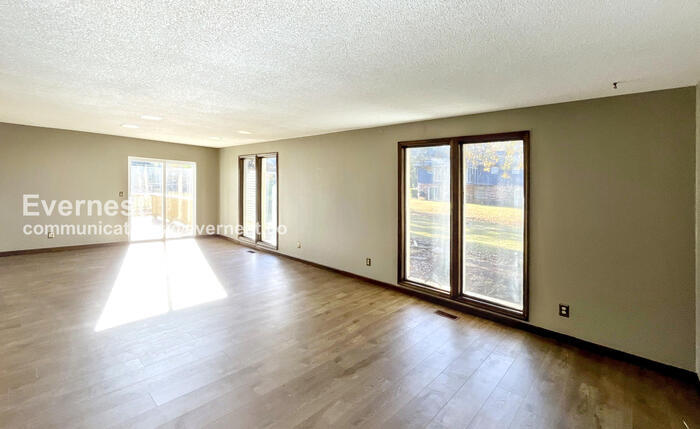 Building Photo - 7453 Twinbrook Dr