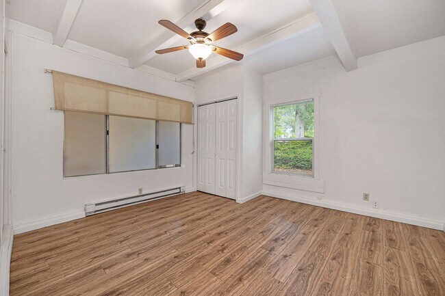 Building Photo - Country living in Beautiful Meadow Vista