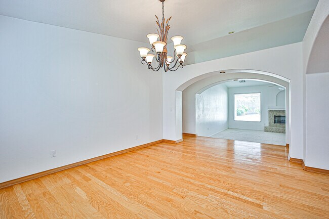 Building Photo - 6025 Egan Crest Dr