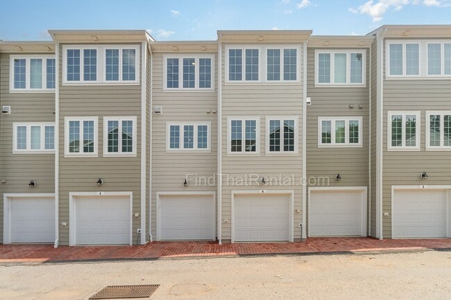 Building Photo - Newly Built Home w Large Island in Open Kitchen Design, 2-Car Garage, Bedroom-Level Laundry, Gas ...