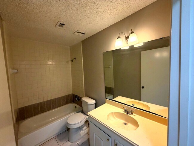 Building Photo - 5817 W Tidwell Rd