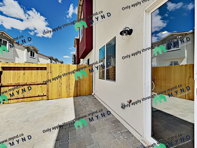 Building Photo - 3 br, 2.5 bath House - 4873 Black Falcon Way