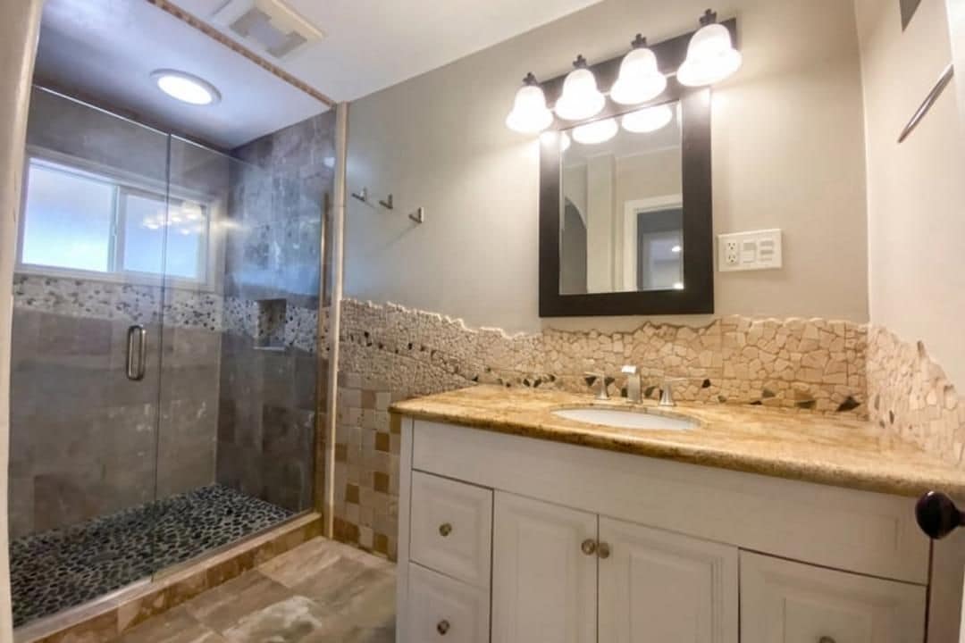 Building Photo - 2541 Haller St