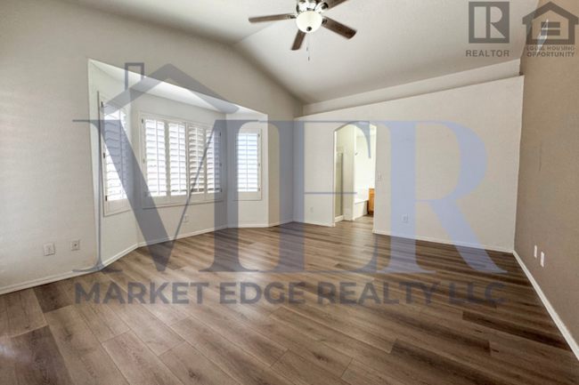 Building Photo - 3Bed/2 Bath Home at 51st/Loop 101! $399 MO...