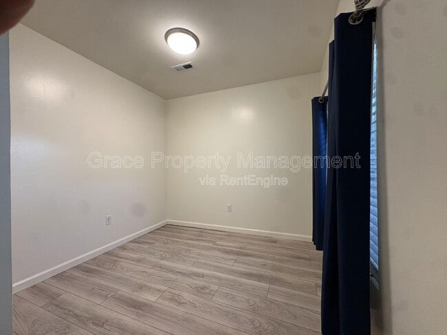 Building Photo - 310 S 2nd Ave