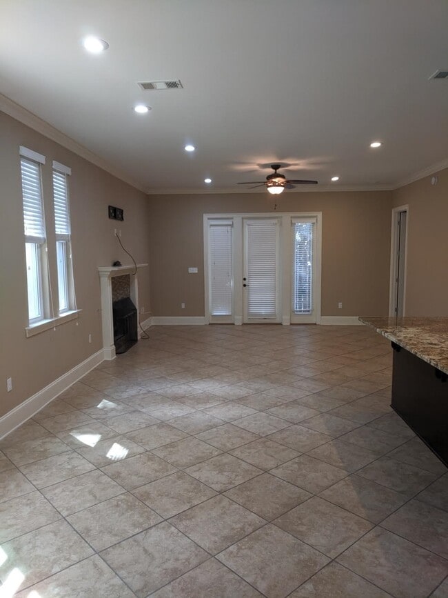 Building Photo - 1812 Ashley Hall Way