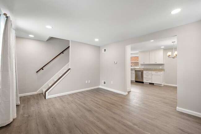 Building Photo - 38 Victory Ln