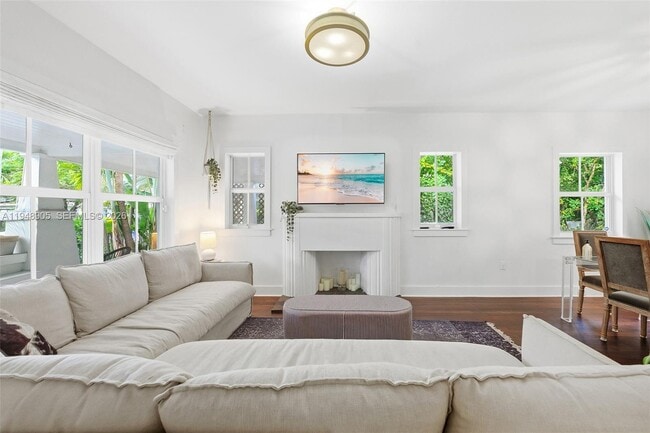 Building Photo - 71 NE 46th St