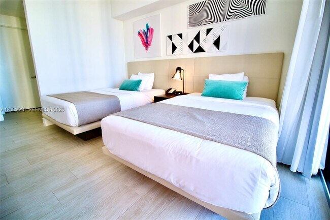 Building Photo - 4010 S Ocean Dr