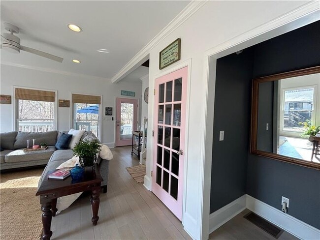 Building Photo - 4060 Merritt Dr