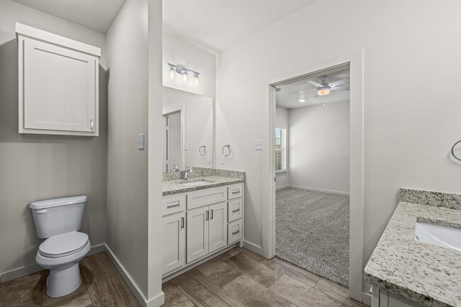 Building Photo - Brand new townhomes in Iron Horse!
