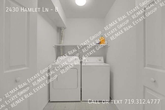 Building Photo - 2430 Hamlet Ln