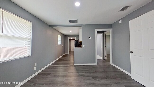 Building Photo - 535 W 59th St