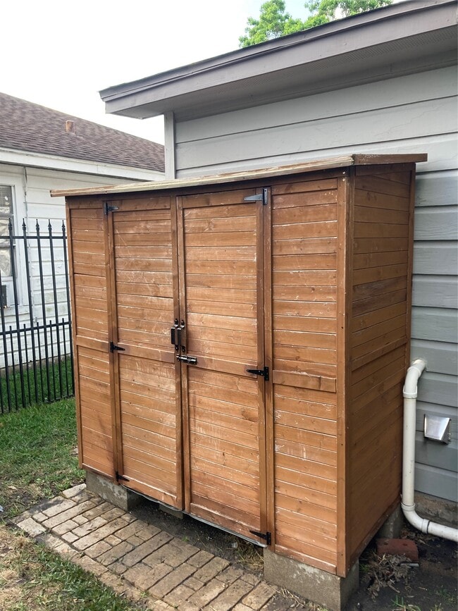 Building Photo - 4114 Dacca Dr