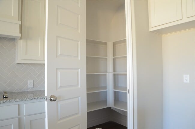 Building Photo - 10511 Forfar Ln
