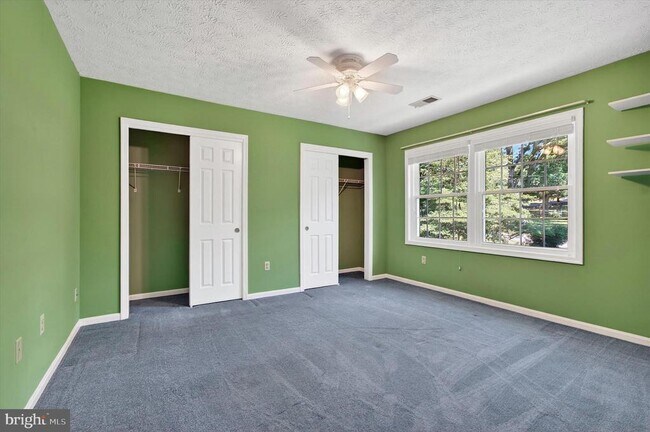 Building Photo - 8405 Overlook St