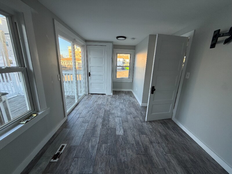 Building Photo - 140 Ashworth Ave