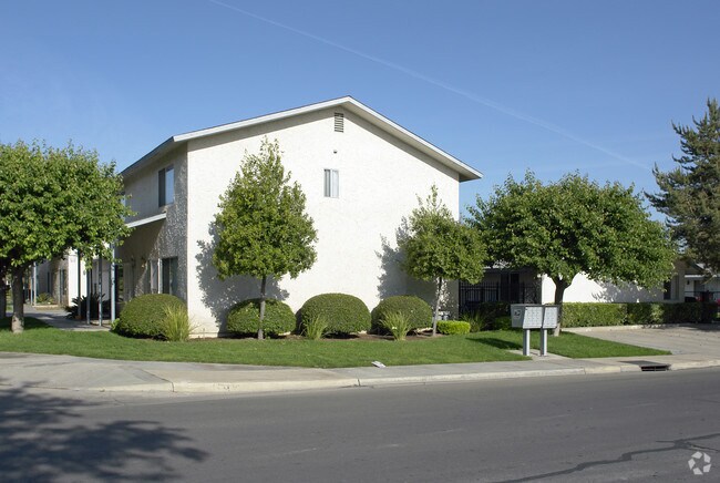 Building Photo - 419 S 6th St