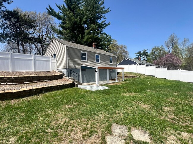 Building Photo - Single Family Ranch for Rent In Sixteen Ac...