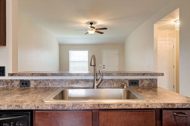 Building Photo - Stunning 3-Bedroom Home in Beautiful Piedmont Community!