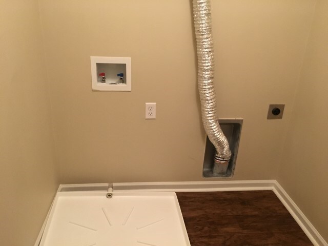 Building Photo - 5 Miller Pond Rd