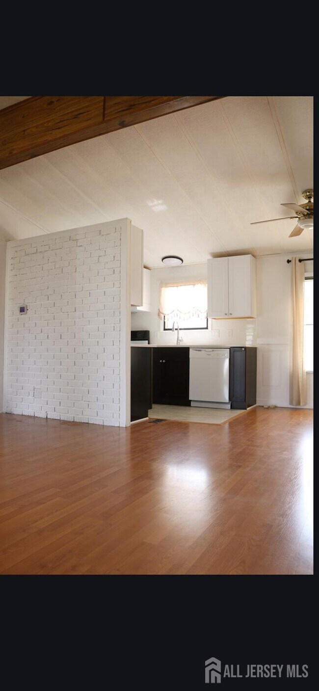 Building Photo - 5 Fallow Dr