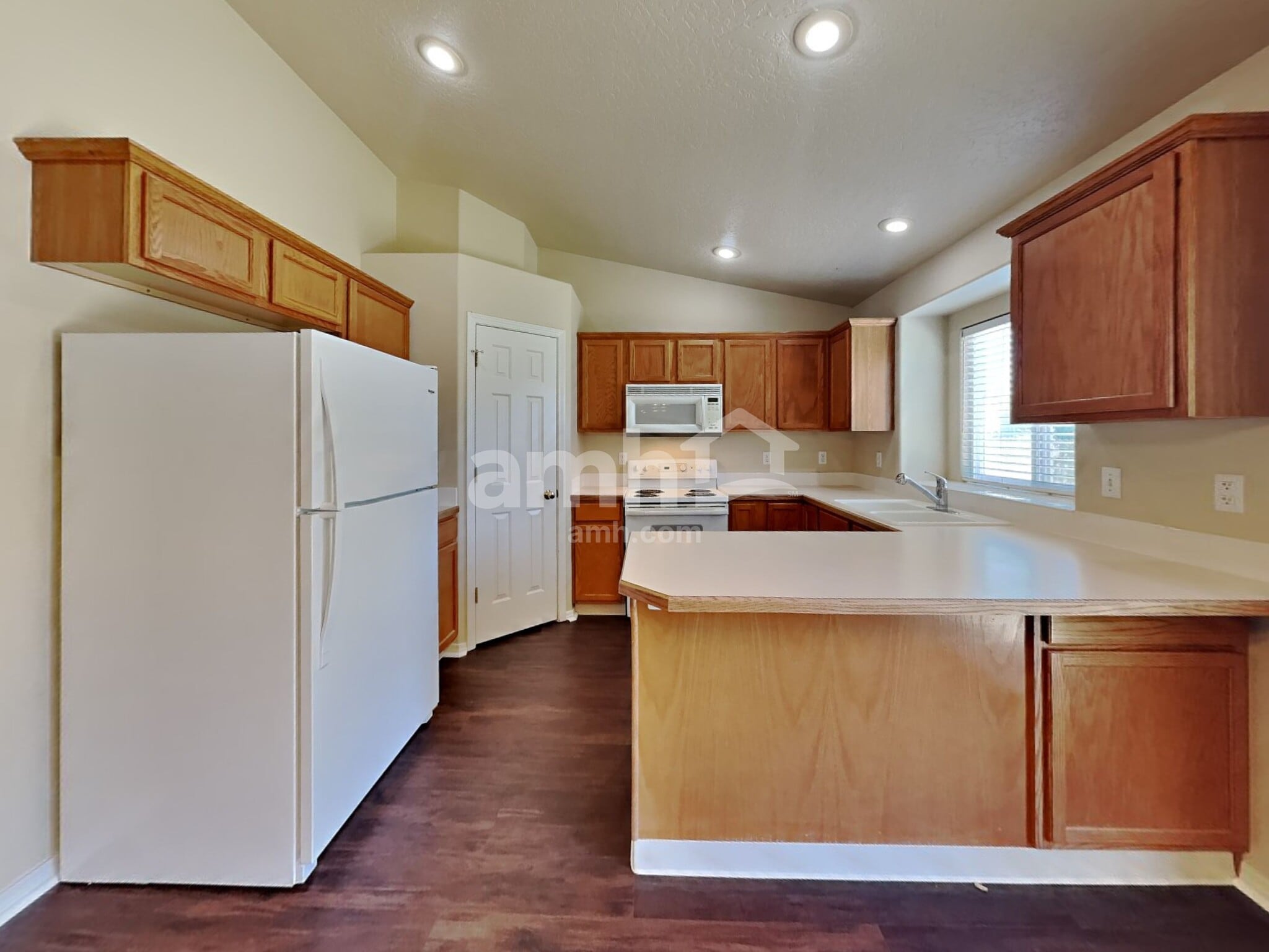 Building Photo - 7702 Bridgeport Dr
