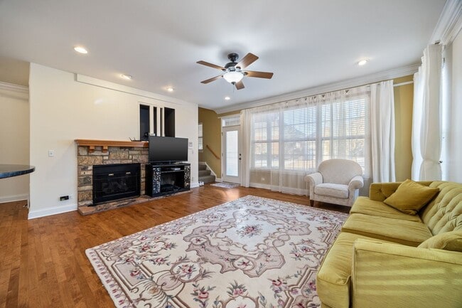 Building Photo - 408 N White Deer Trail