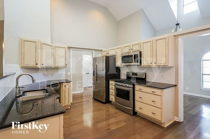 Building Photo - 2301 Peak Hill Cove