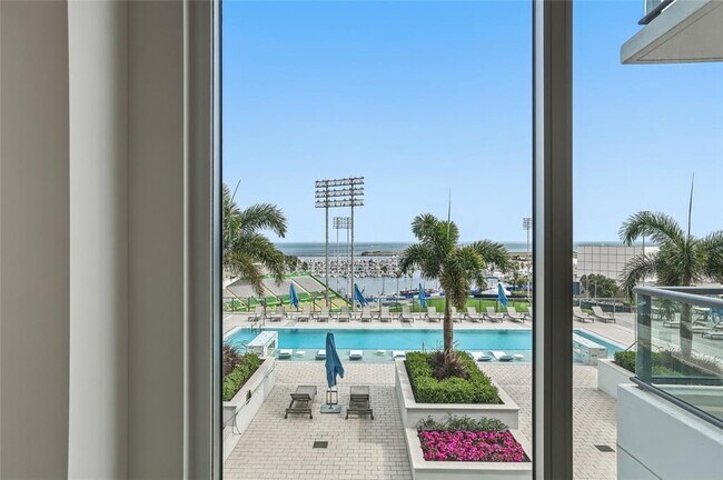 Building Photo - 301 1st St S