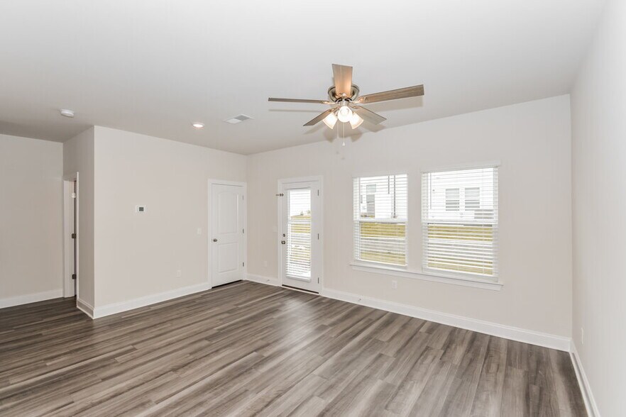 Building Photo - 1723 Tahoma Dr