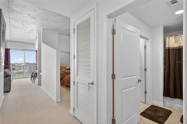 Building Photo - 777 N Ashley Dr