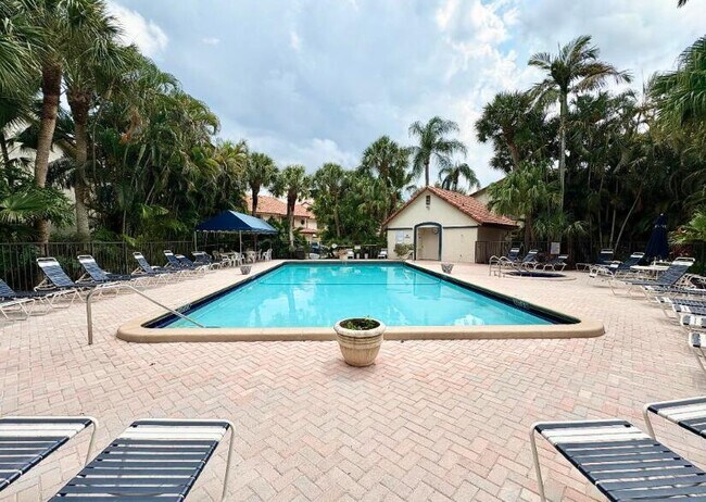 Building Photo - 7744 La Mirada Dr
