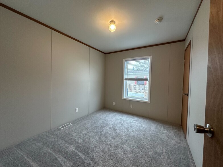 Building Photo - 2131 Windover Dr