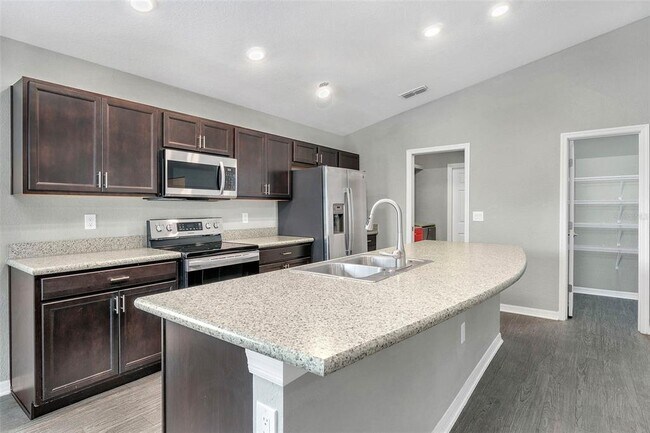 Building Photo - 1092 Zion Dr