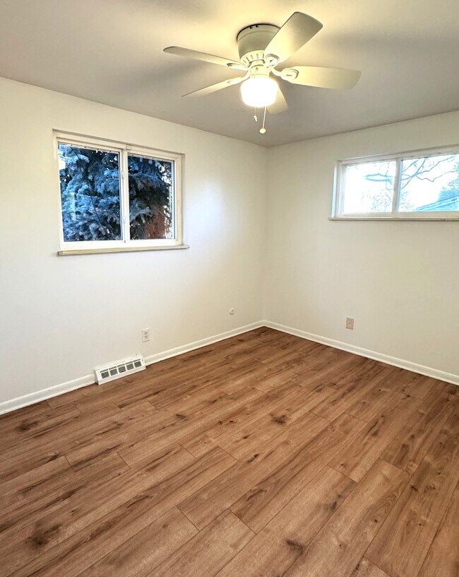 Building Photo - 12327 E Virginia Pl