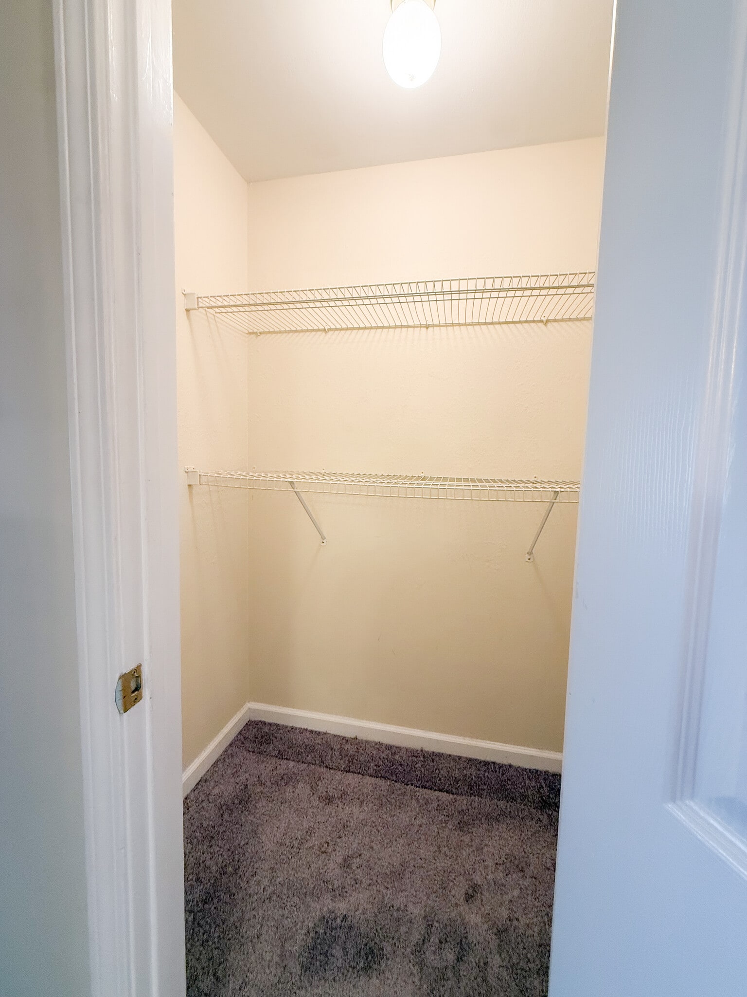 Building Photo - 412 E Pershing Ave