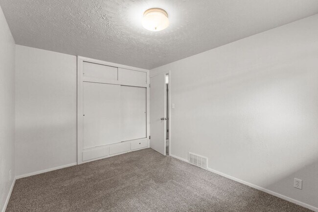 Building Photo - 1721-1723 Dotsero Ave
