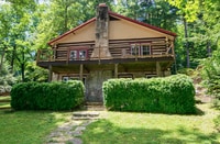 Building Photo - Laurel Park log home 3 bedroom 3 bathroom home.