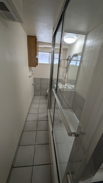 Building Photo - 303 S Douglas St