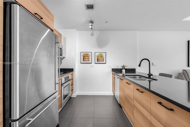 Building Photo - 3301 NE 1st Ave