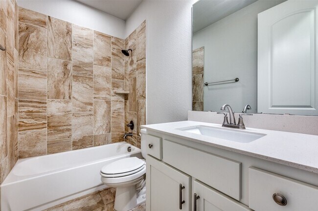 Building Photo - 16380 Moss Haven Ln