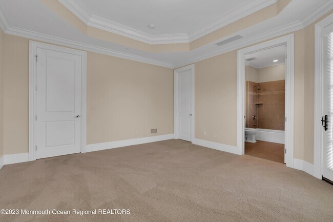 Building Photo - 1132 Oval Rd