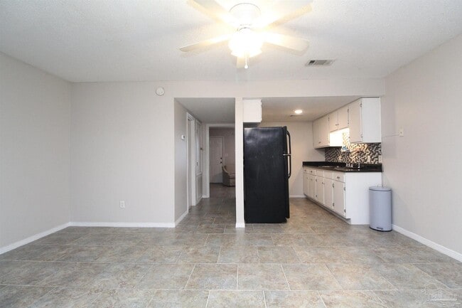 Building Photo - 416 Waycross Ave