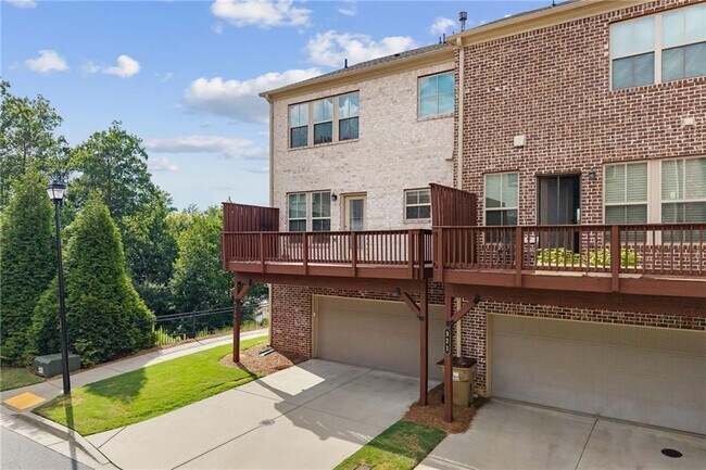 Building Photo - 331 Northaven Ave
